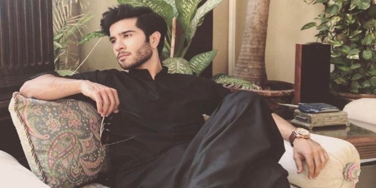 Feroze Khan announces his upcoming drama serial ‘Ay Mushte Khaak’