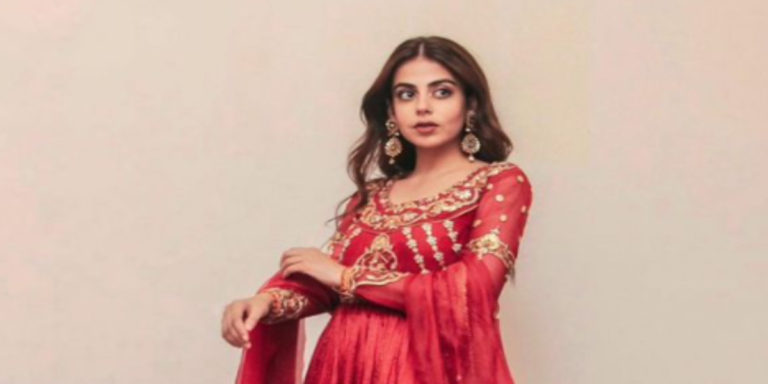 Yashma Gill looks ravishing in red |BOL NEWS