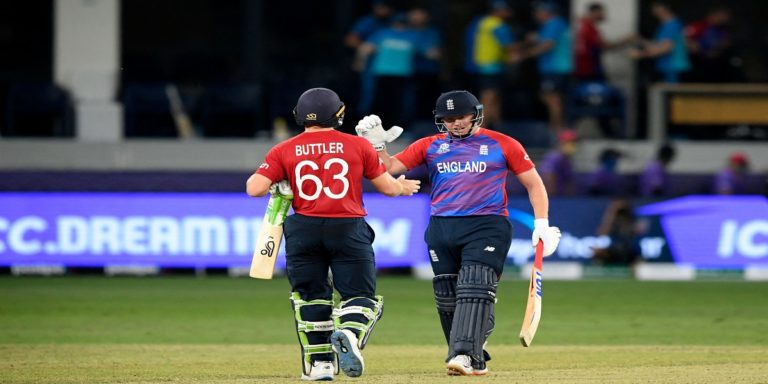 Buttler, Woakes help England pummel Australia in T20 World Cup