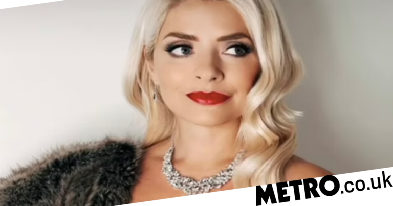 Holly Willoughby stuns in Halloween outfit and viewers are obsessed