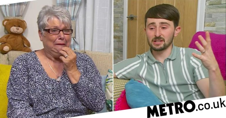 Gogglebox cast in tears at Ambulance as they praise NHS paramedics