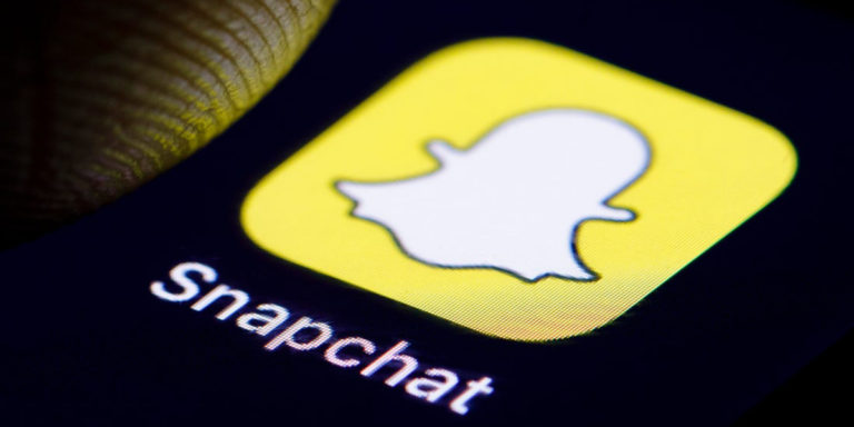 “Is Snapchat not working for everyone or is it just me?” Users complain as Snapchat crashes