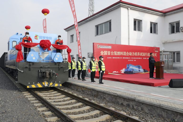 China’s first hydrogen fuel cell hybrid locomotive starts trial run