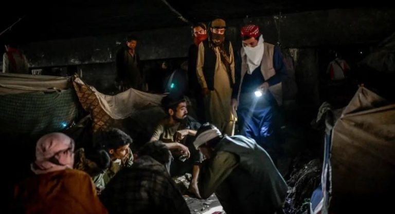 Blast cuts power to Afghan capital Kabul