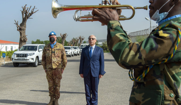 UNIFIL donates 500 kg of medicines to Lebanese army