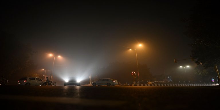 Delhi wakes to post-Diwali smog