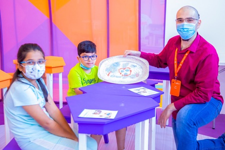 Children learn the basics of chemical reactions at SIBF 201 workshop