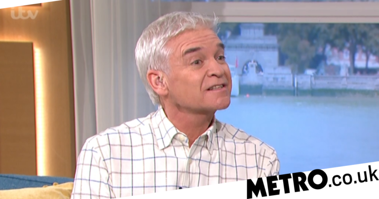 Phillip Schofield calls out Boris Johnson not wearing mask in hospital