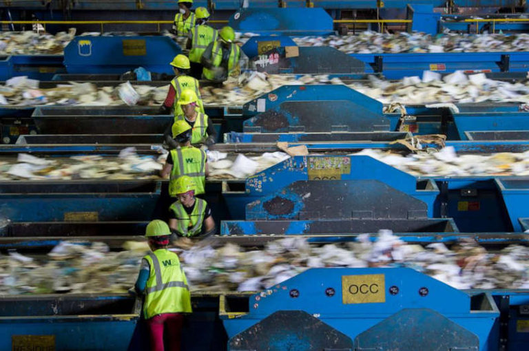 US recycling problem solved by robots