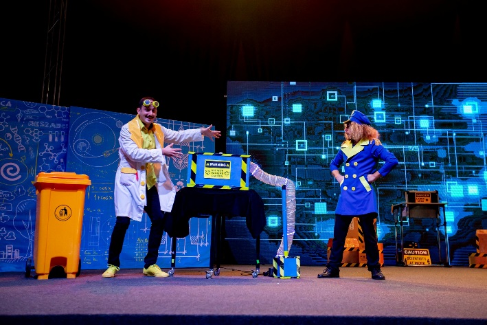 Italian performers enhance children’s knowledge of recycling at SIBF 2022