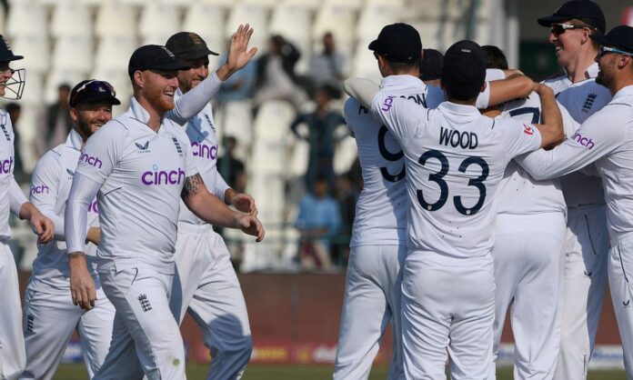 England-beat-Pakistan-by-26-runs-to-win-2nd-Test-seal-series-1000x600.jpg