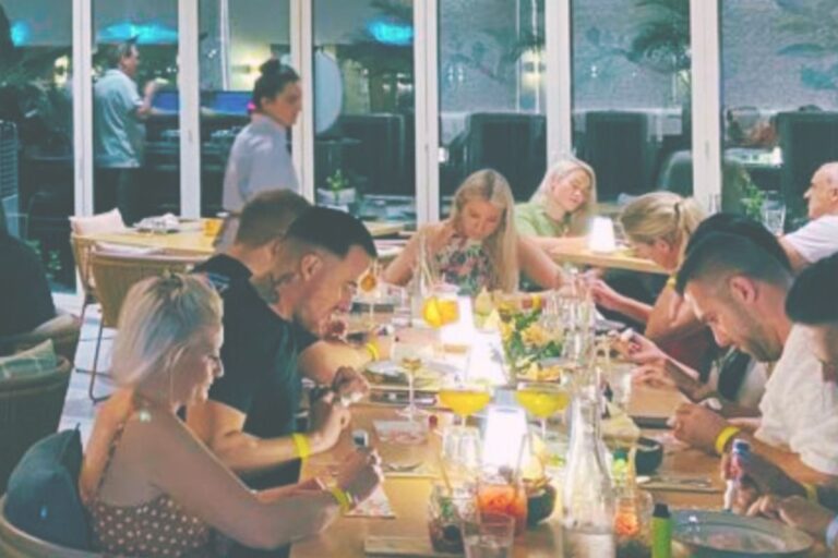 Discover the thrill of Quiz Nights this August at Strand Craft Kitchen