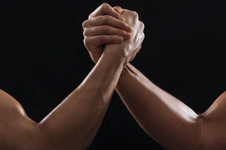 Dubai Police Organises First Arm Wrestling Championship for Inmates